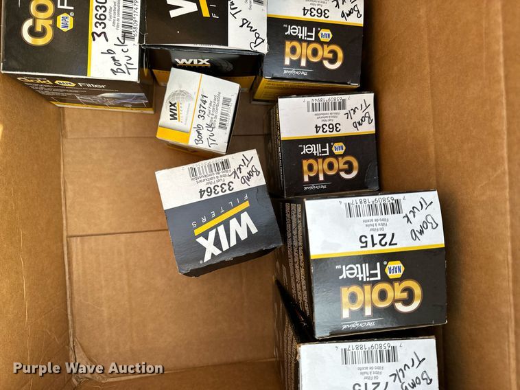 image for item NM9182 2004 Freightliner FL70  utility / service truck