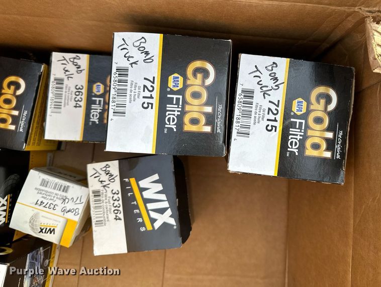 image for item NM9182 2004 Freightliner FL70  utility / service truck