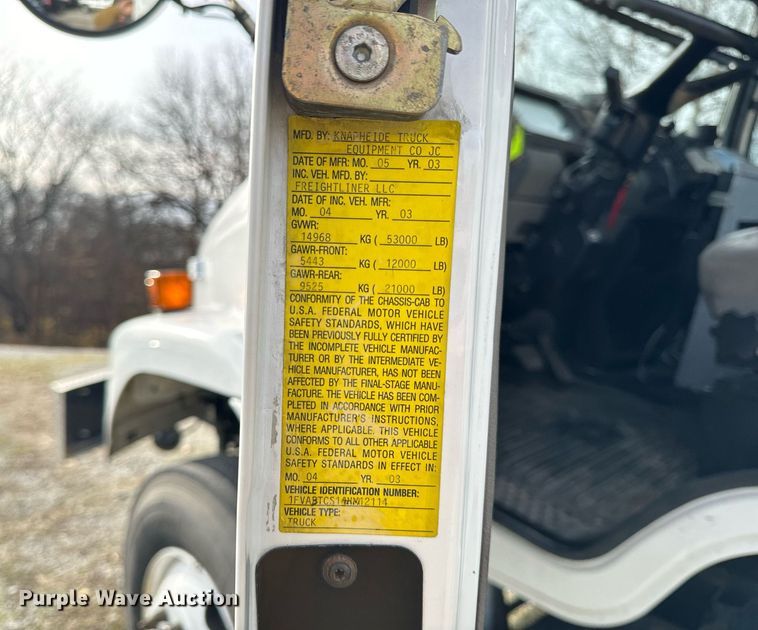 image for item NM9182 2004 Freightliner FL70  utility / service truck