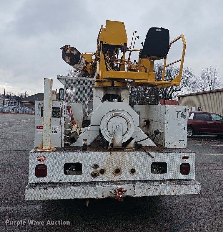 image for item NP9249 1994 GMC TopKick  digger derrick truck