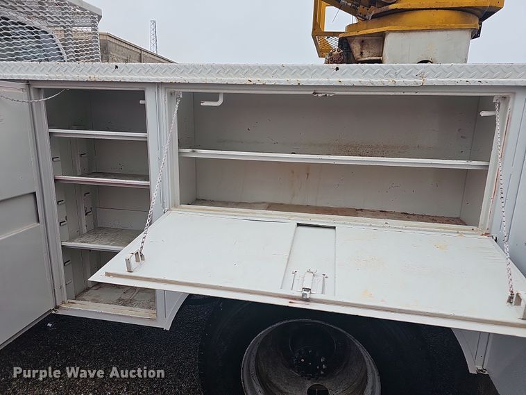 image for item NP9249 1994 GMC TopKick  digger derrick truck