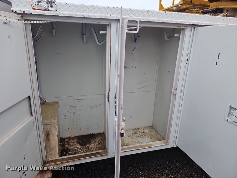 image for item NP9249 1994 GMC TopKick  digger derrick truck