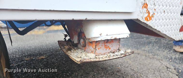 image for item NP9249 1994 GMC TopKick  digger derrick truck