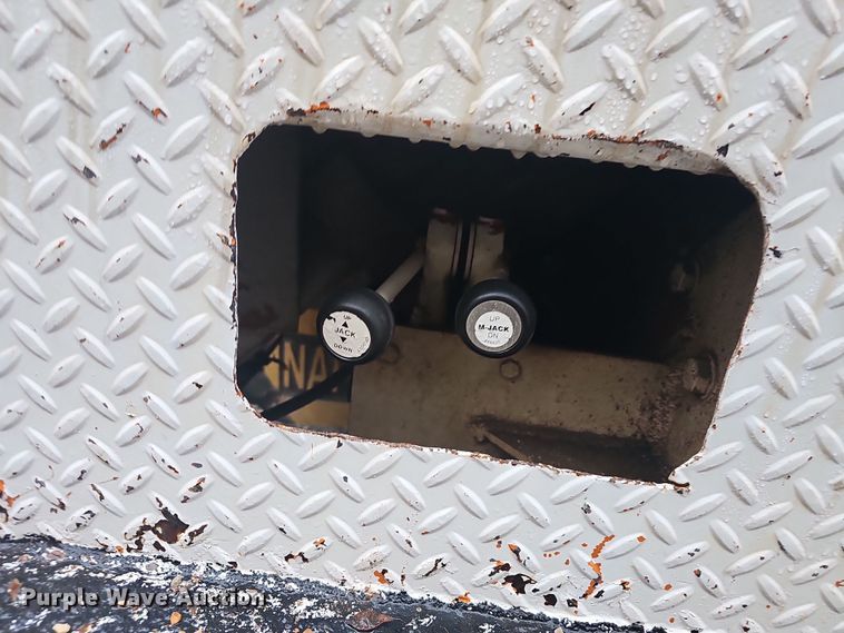 image for item NP9249 1994 GMC TopKick  digger derrick truck