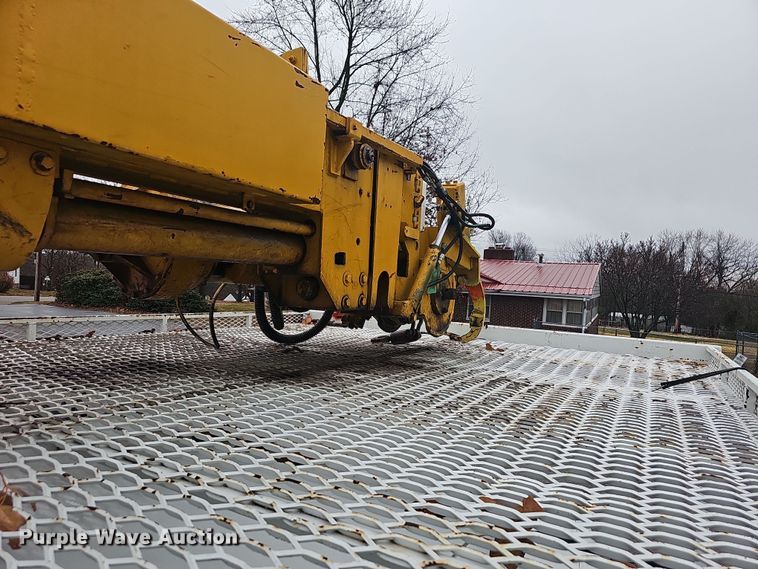 image for item NP9249 1994 GMC TopKick  digger derrick truck