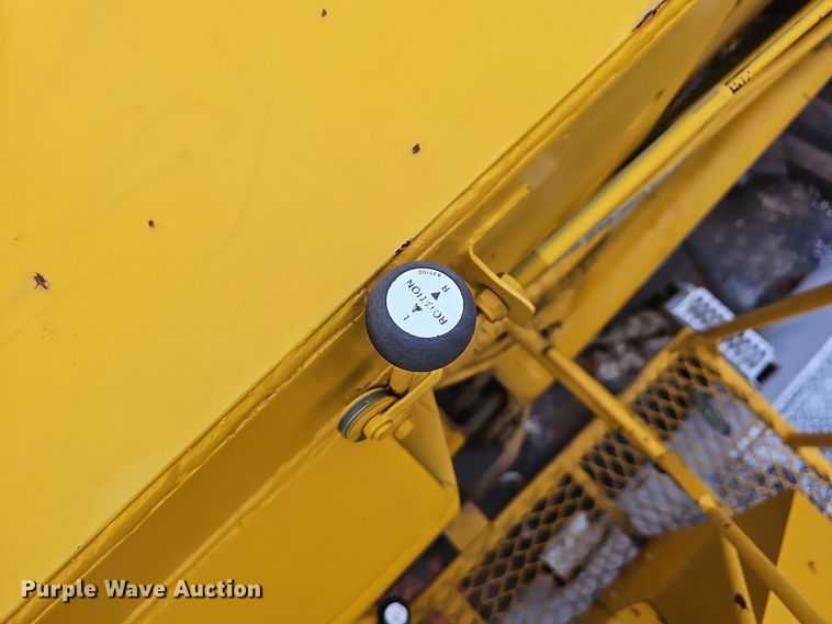 image for item NP9249 1994 GMC TopKick  digger derrick truck