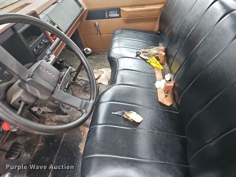 image for item NP9249 1994 GMC TopKick  digger derrick truck