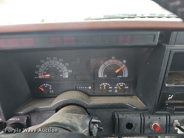 image for item NP9249 1994 GMC TopKick  digger derrick truck