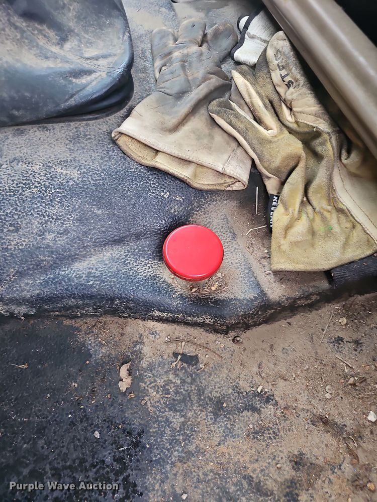 image for item NP9249 1994 GMC TopKick  digger derrick truck