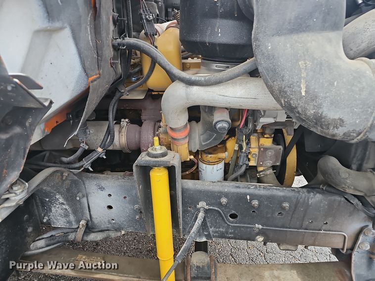 image for item NP9249 1994 GMC TopKick  digger derrick truck