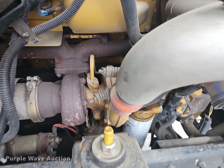 image for item NP9249 1994 GMC TopKick  digger derrick truck