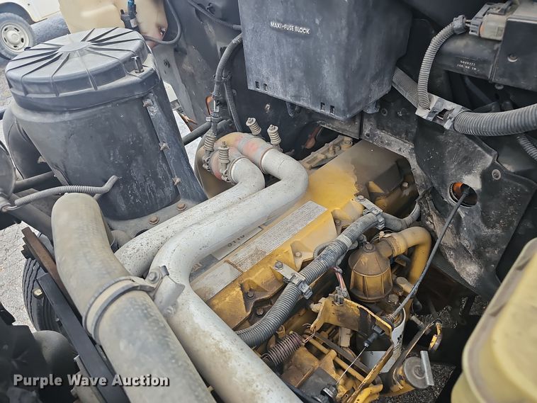 image for item NP9249 1994 GMC TopKick  digger derrick truck