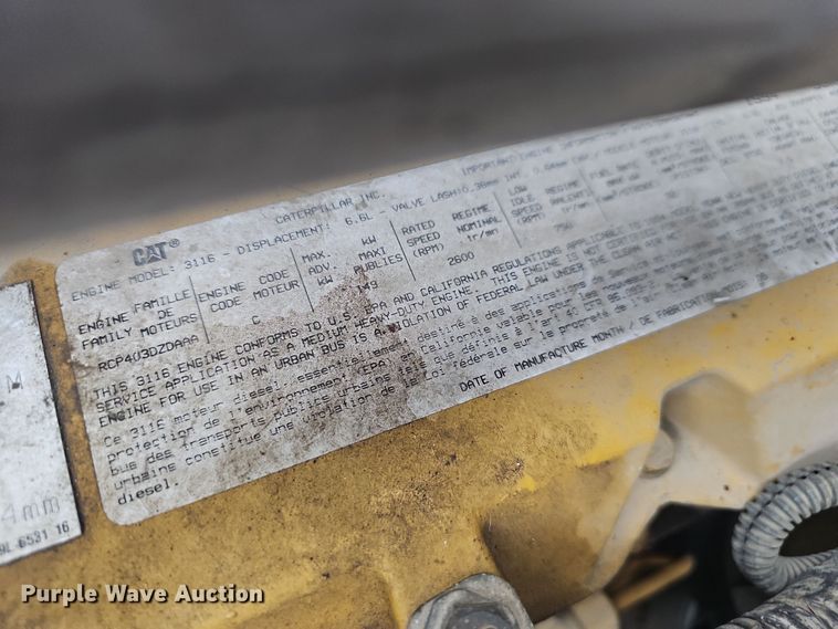 image for item NP9249 1994 GMC TopKick  digger derrick truck