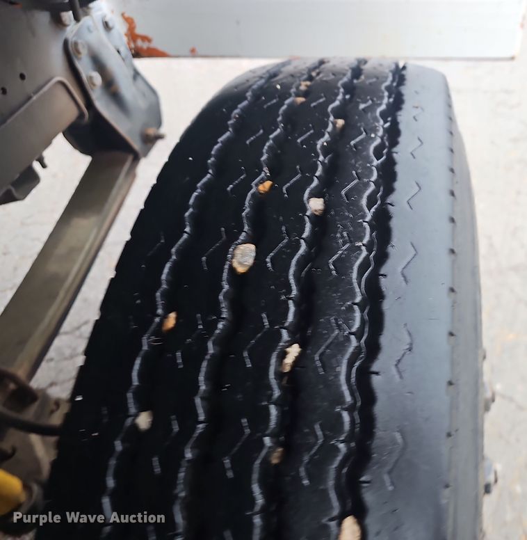 image for item NP9249 1994 GMC TopKick  digger derrick truck