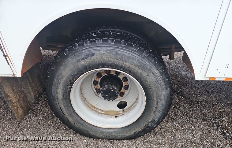 image for item NP9249 1994 GMC TopKick  digger derrick truck