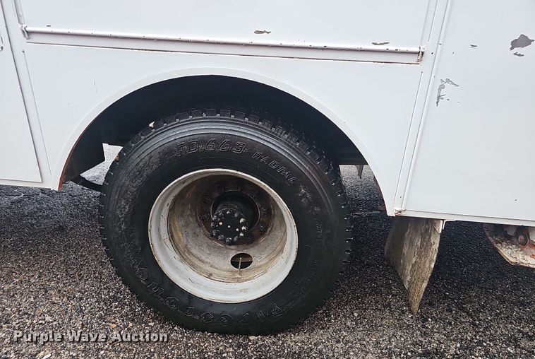 image for item NP9249 1994 GMC TopKick  digger derrick truck