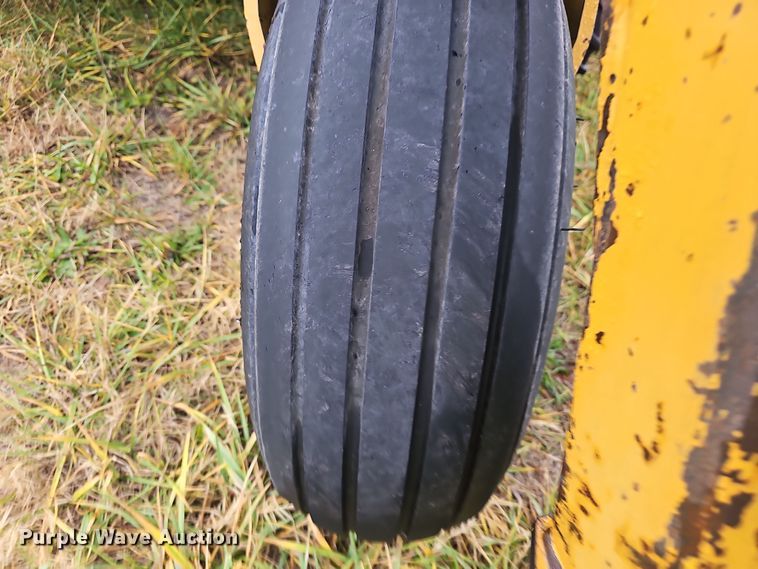 image for item NP9250 HayBuster 107  grain drill