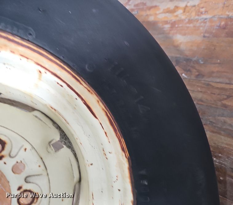 image for item NP9250 HayBuster 107  grain drill