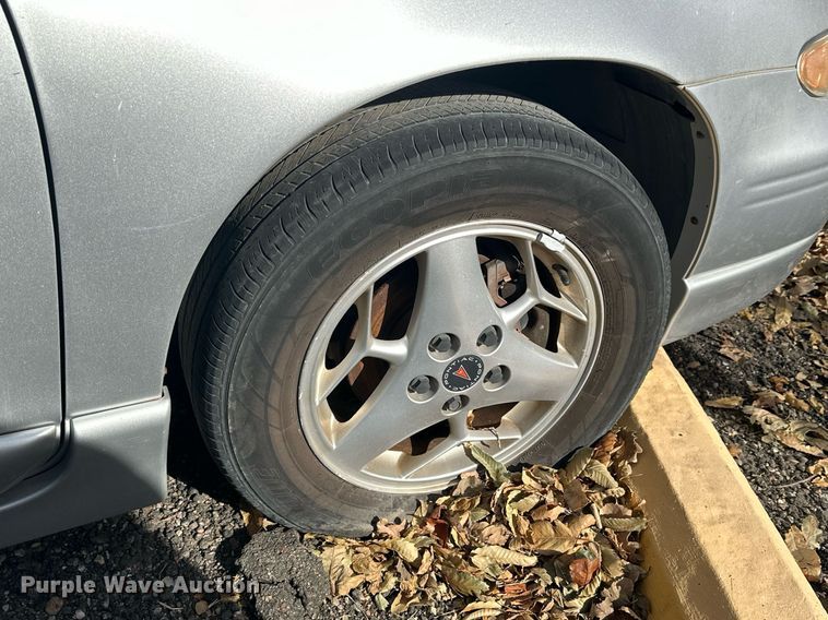 image for item NS9076 2002 Pontiac Grand Prix GT