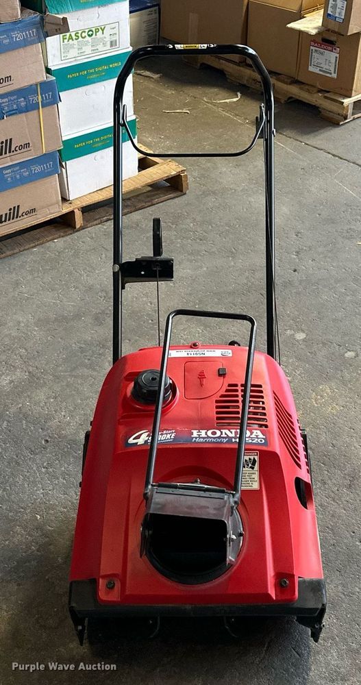image for item NS9114 Honda HS520AA  snow blower
