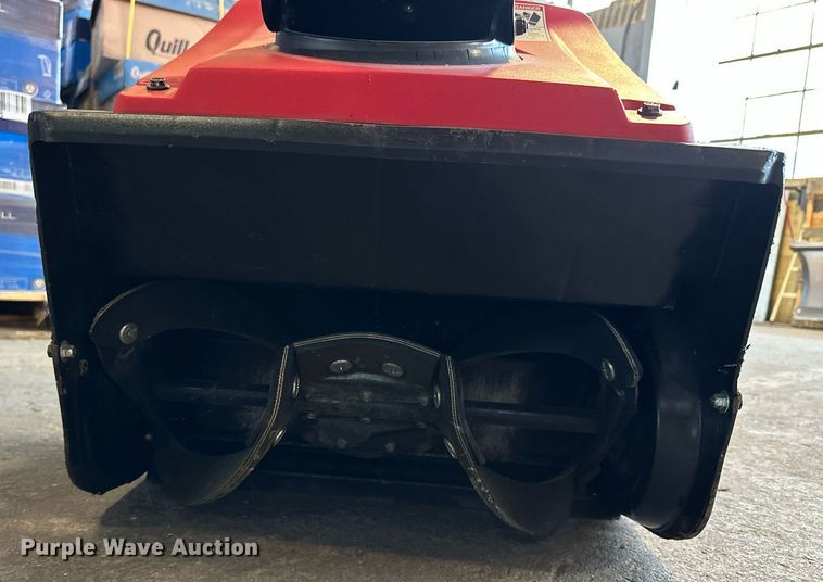 image for item NS9114 Honda HS520AA  snow blower