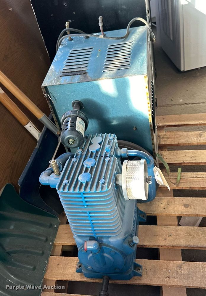 image for item NS9120 Quincy QT5  air compressor