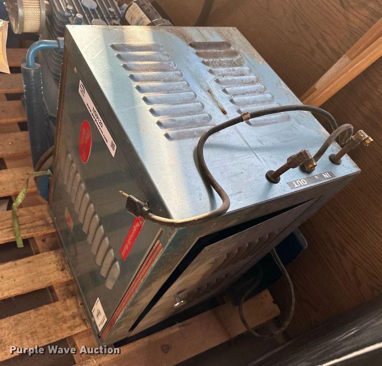 image for item NS9120 Quincy QT5  air compressor