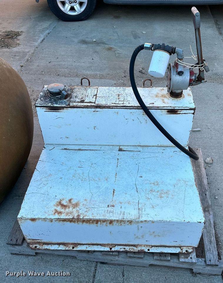 image for item NS9125 (2) tanks