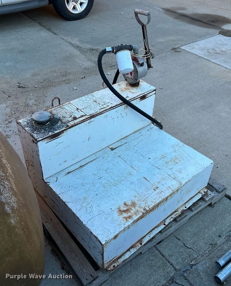 image for item NS9125 (2) tanks