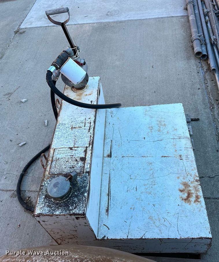 image for item NS9125 (2) tanks