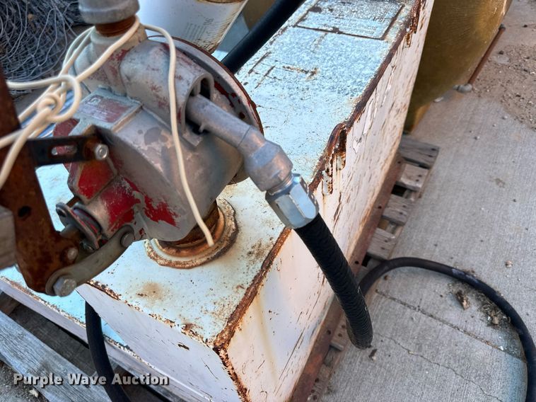 image for item NS9125 (2) tanks