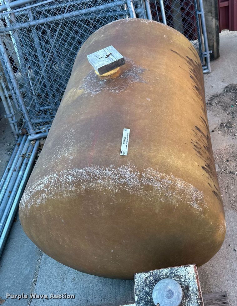 image for item NS9125 (2) tanks