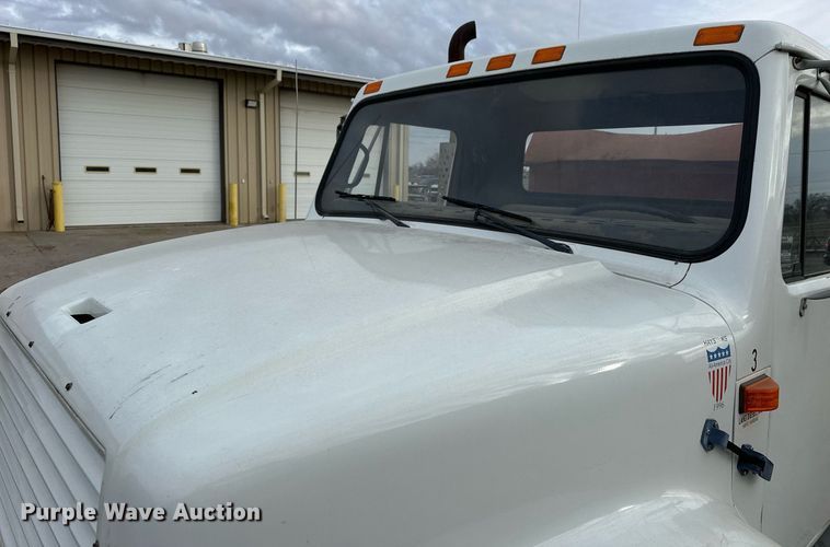 image for item NS9134 1991 International 4700  manure spreader truck