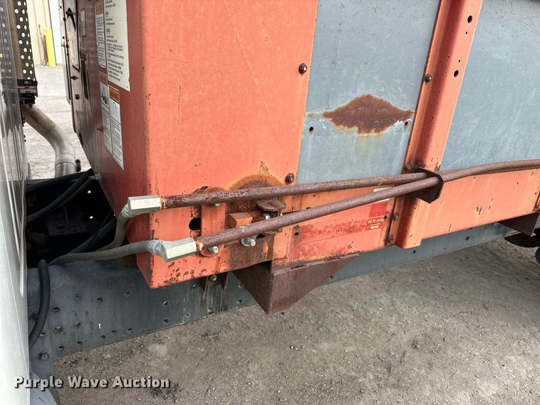 image for item NS9134 1991 International 4700  manure spreader truck