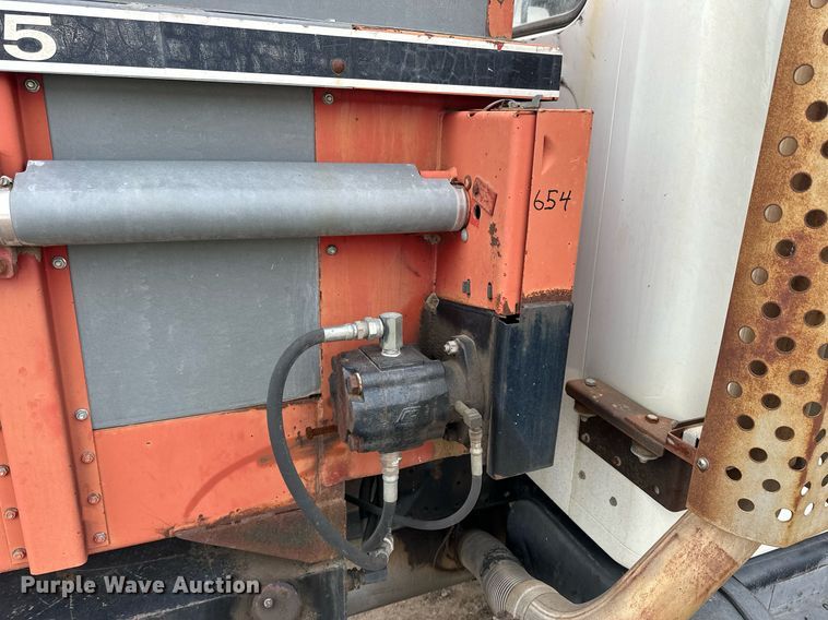 image for item NS9134 1991 International 4700  manure spreader truck