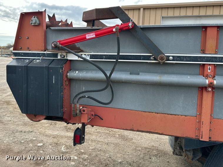 image for item NS9134 1991 International 4700  manure spreader truck