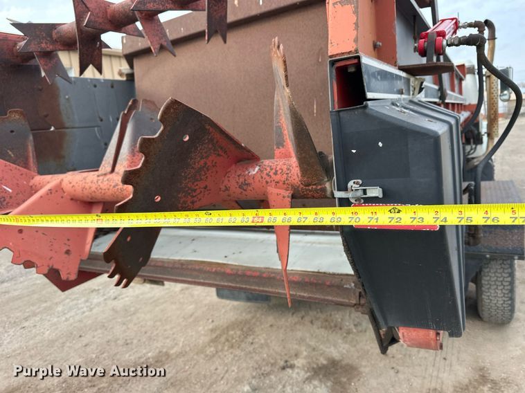 image for item NS9134 1991 International 4700  manure spreader truck