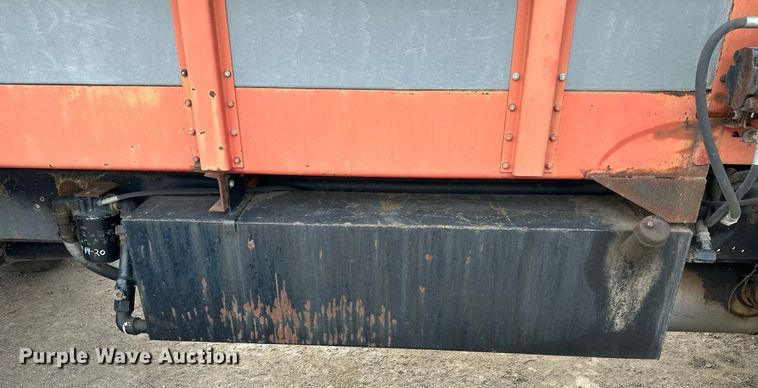 image for item NS9134 1991 International 4700  manure spreader truck