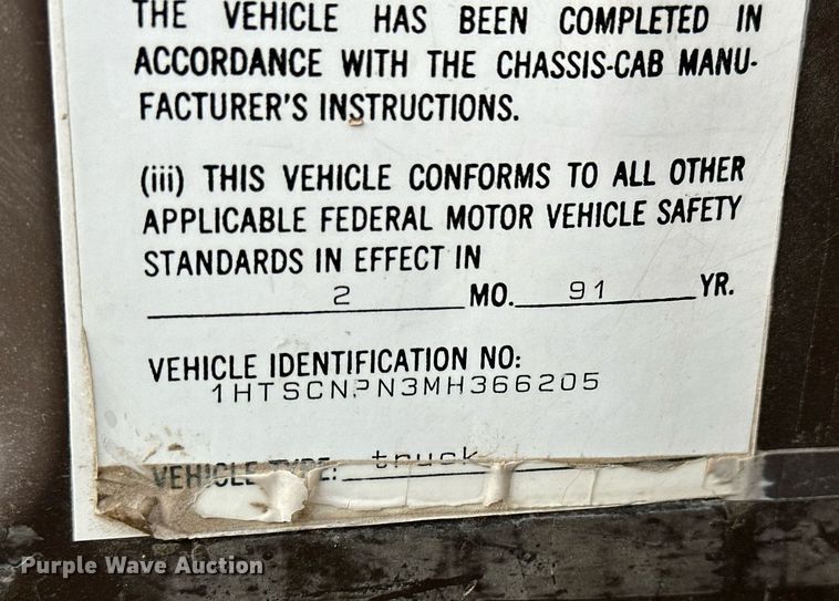 image for item NS9134 1991 International 4700  manure spreader truck