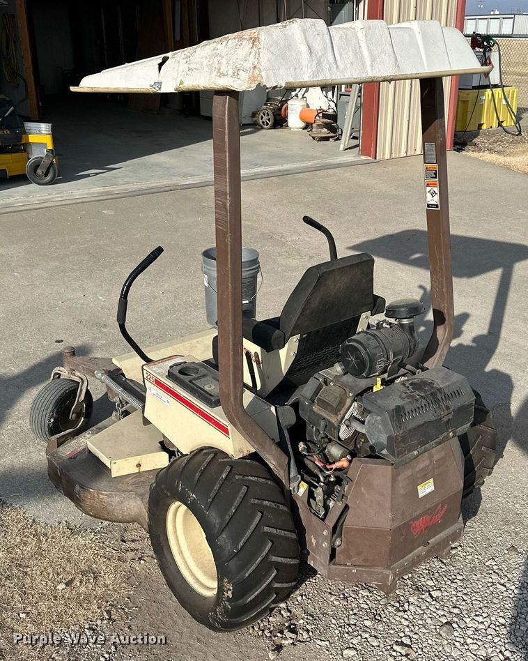 image for item NS9139 Grasshopper 225  ZTR lawn mower