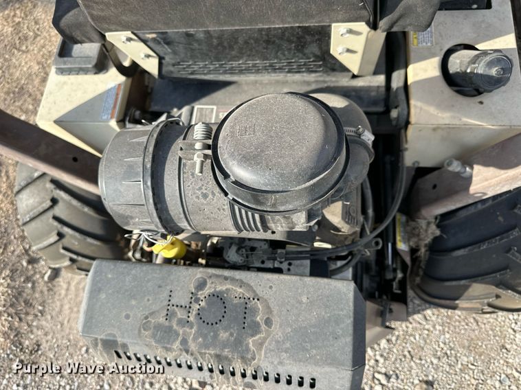 image for item NS9139 Grasshopper 225  ZTR lawn mower