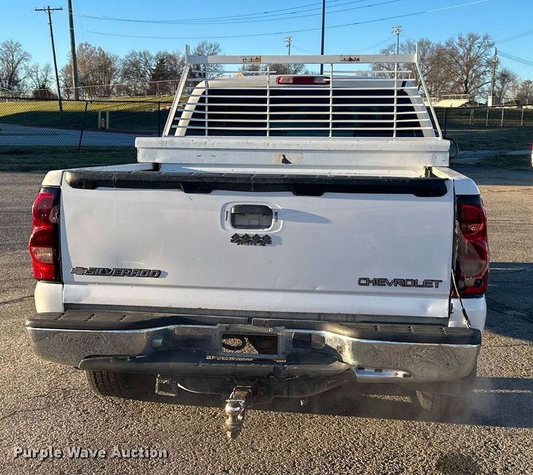 image for item OF9198 2005 Chevrolet Silverado 1500  Ext. Cab pickup truck