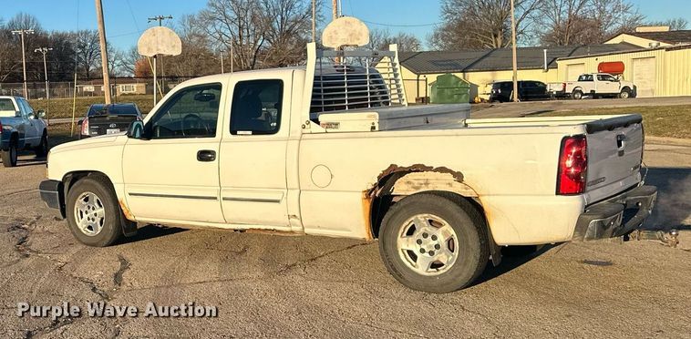 image for item OF9198 2005 Chevrolet Silverado 1500  Ext. Cab pickup truck
