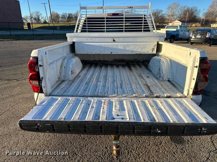 image for item OF9198 2005 Chevrolet Silverado 1500  Ext. Cab pickup truck