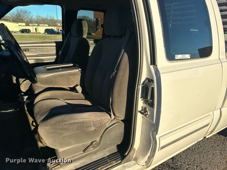 image for item OF9198 2005 Chevrolet Silverado 1500  Ext. Cab pickup truck