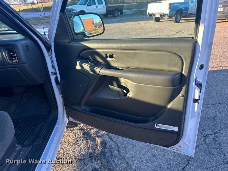 image for item OF9198 2005 Chevrolet Silverado 1500  Ext. Cab pickup truck