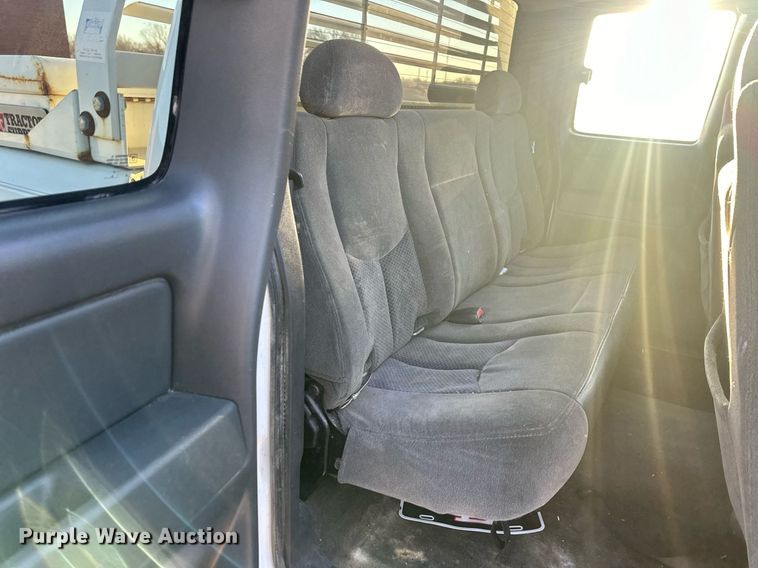 image for item OF9198 2005 Chevrolet Silverado 1500  Ext. Cab pickup truck