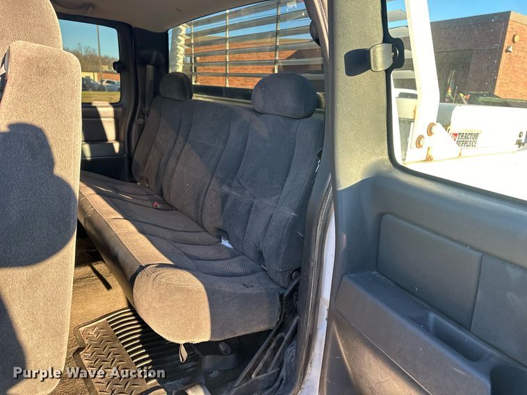 image for item OF9198 2005 Chevrolet Silverado 1500  Ext. Cab pickup truck