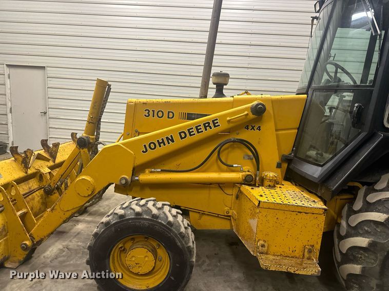 image for item OF9199 1992 John Deere 310D  backhoe