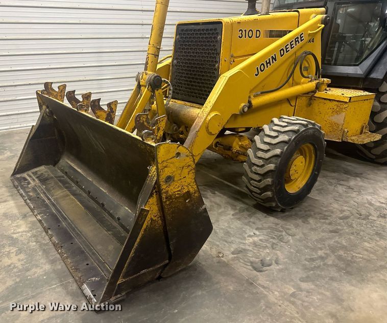image for item OF9199 1992 John Deere 310D  backhoe